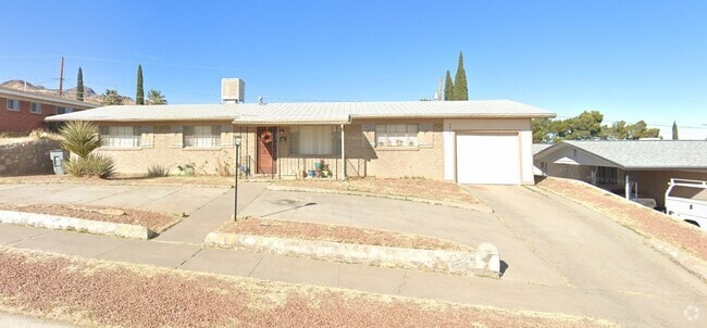 Building Photo - 3615 Volcanic Ave