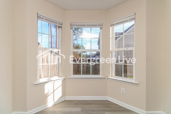 Foto del edificio - 236 Stagone Ln