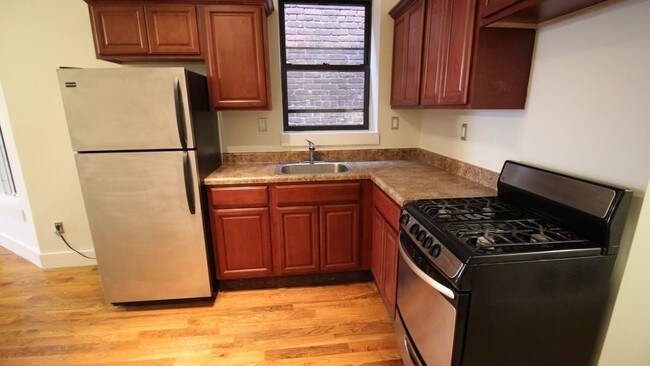 Building Photo - 677 Quincy St