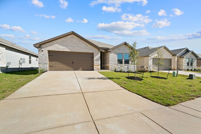 Building Photo - 4 Bedroom/3 Bath Autry Pond Subdivision