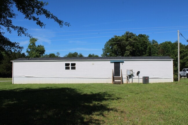 Building Photo - 2114 NC-108