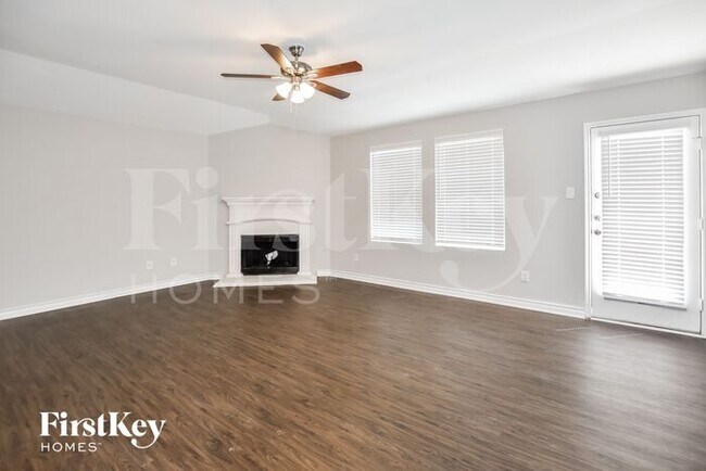 Foto del edificio - 716 Austin Ln