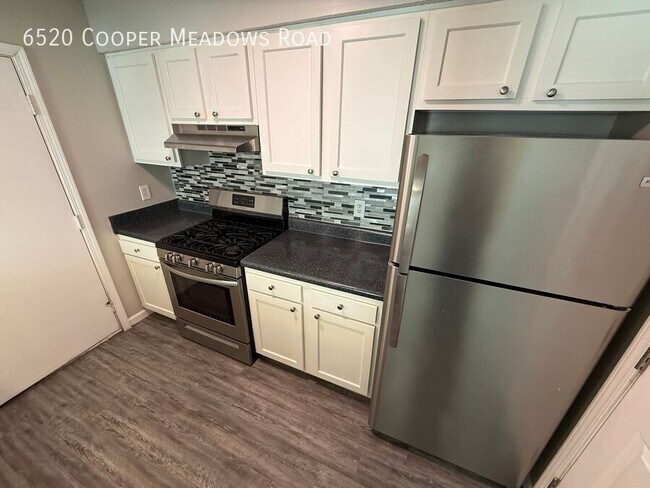Foto del edificio - 6520 Cooper Meadows Rd