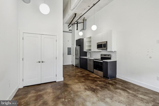 Building Photo - 2000 N 2nd St