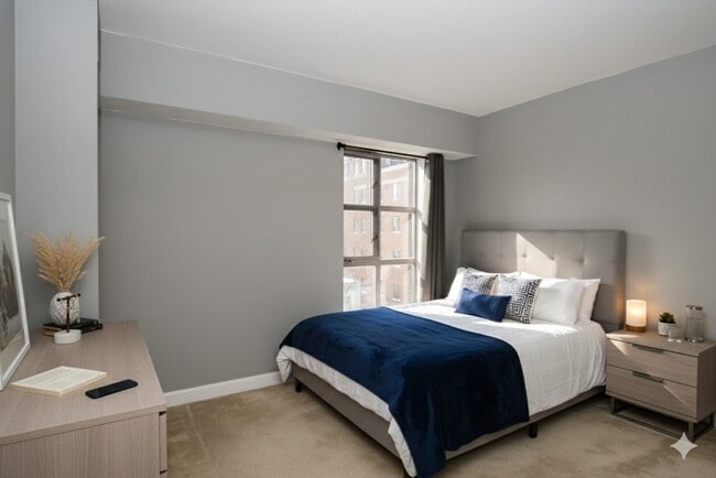 Building Photo - 931 Massachusetts Ave