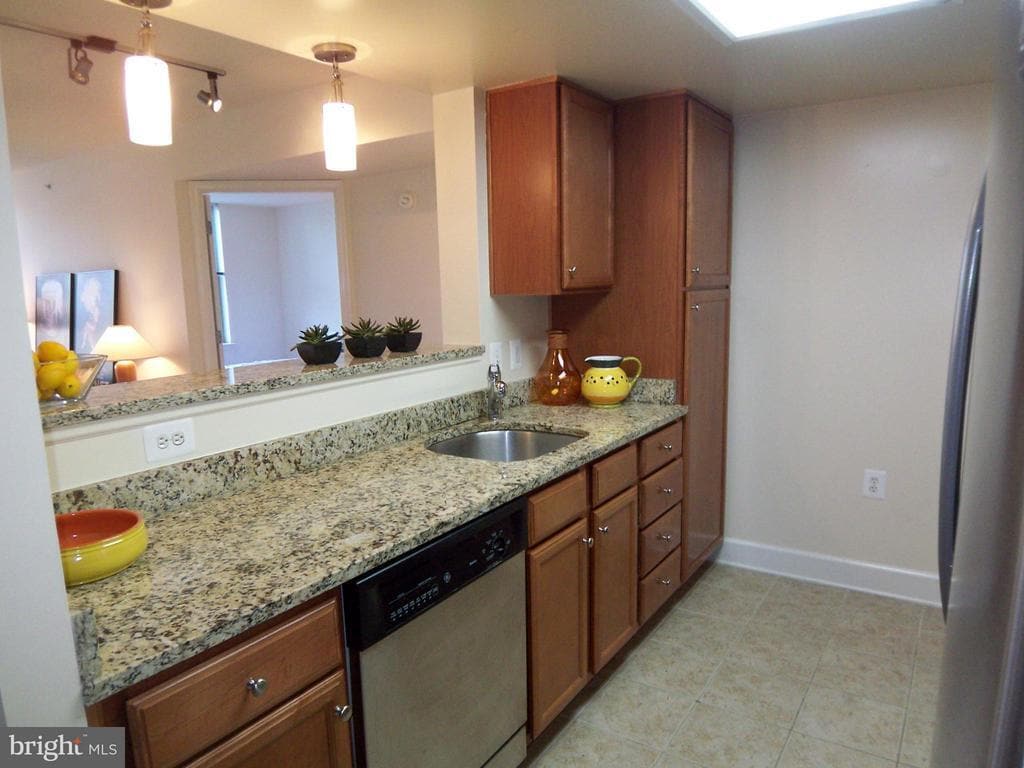 Foto principal - 11800 Sunset Hills Rd