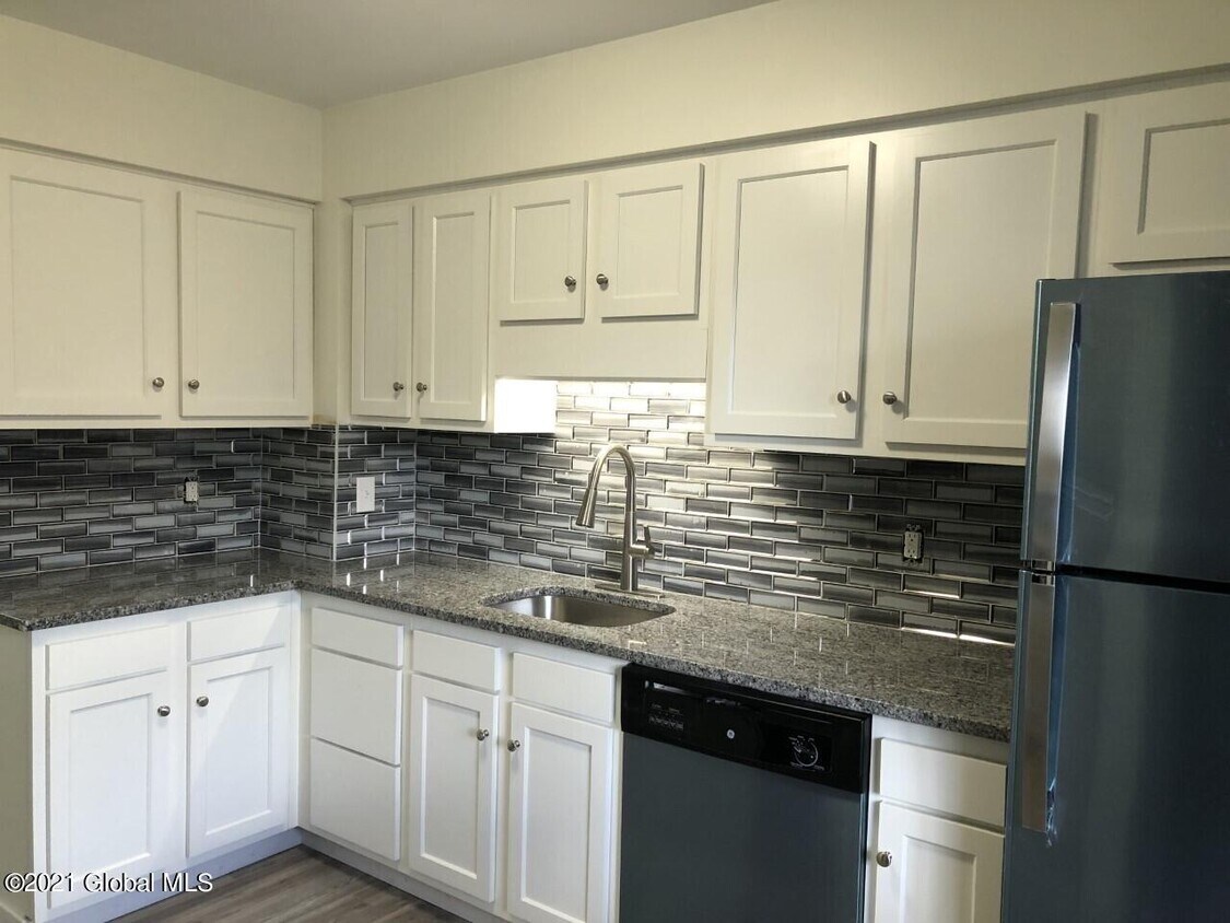 Foto principal - 276 Old Loudon Rd