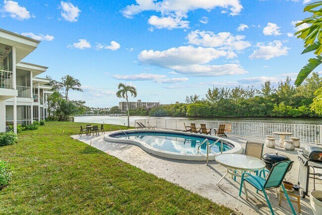 Foto del edificio - 261 NE 19th Ave