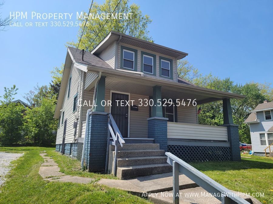 Primary Photo - 2 bedroom 1.5 bath house in Akron