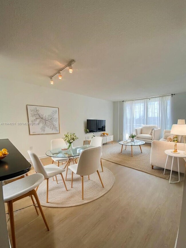 Foto del edificio - 2775 NE 187th St