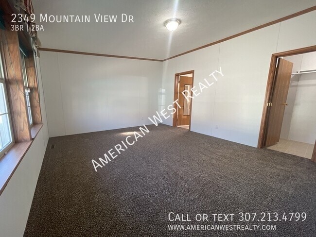 Foto del edificio - 2349 Mountain View Dr