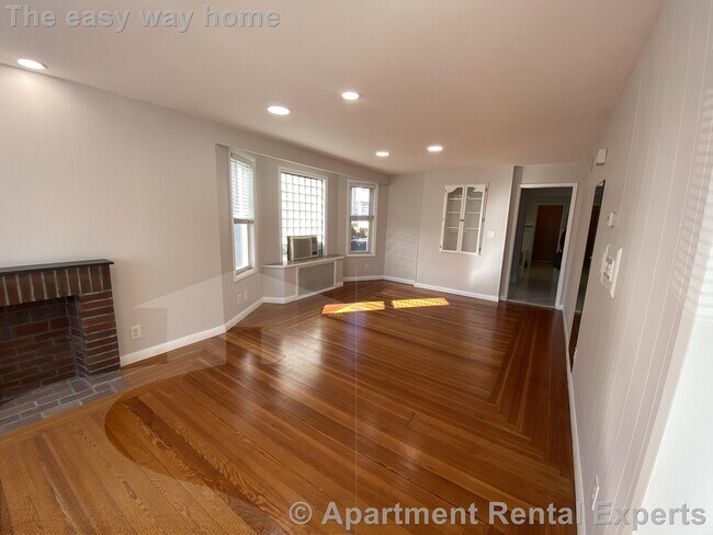 Foto del edificio - Medford 5 room 2 Bedroom