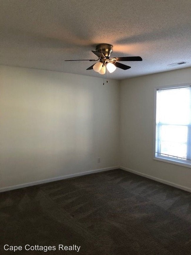 Building Photo - 5002 Hunters Trail