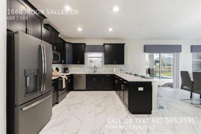 Building Photo - 1668 Moon Valley Dr