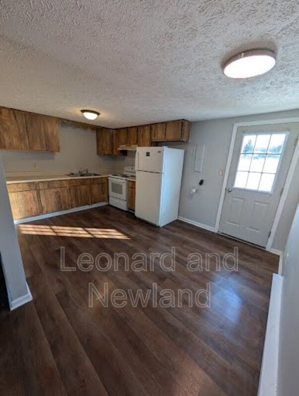 Building Photo - 218 Patricia Dr