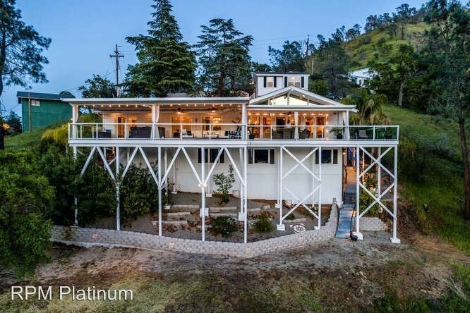Primary Photo - 28557 Sky Harbour Rd