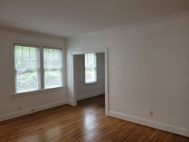 Foto del edificio - 118 Altondale Ave