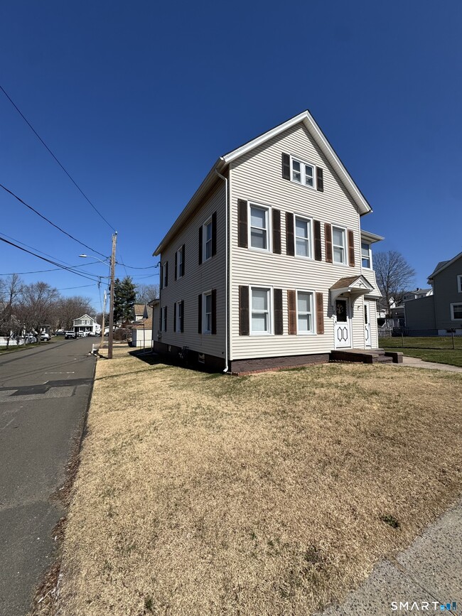 Building Photo - 254 Ward St