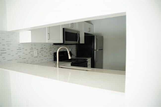 Foto del edificio - 11680 NW 39th St