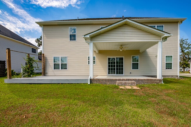 Building Photo - 150 Finch Ln