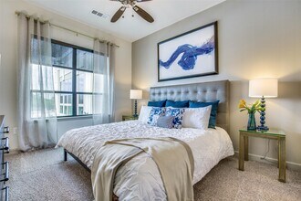 Building Photo - 4139 Bellaire Blvd