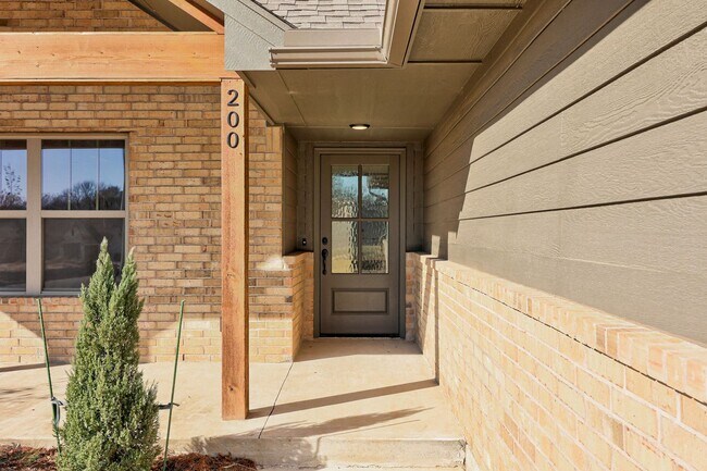 Foto del edificio - Brand New Home in Azalea!