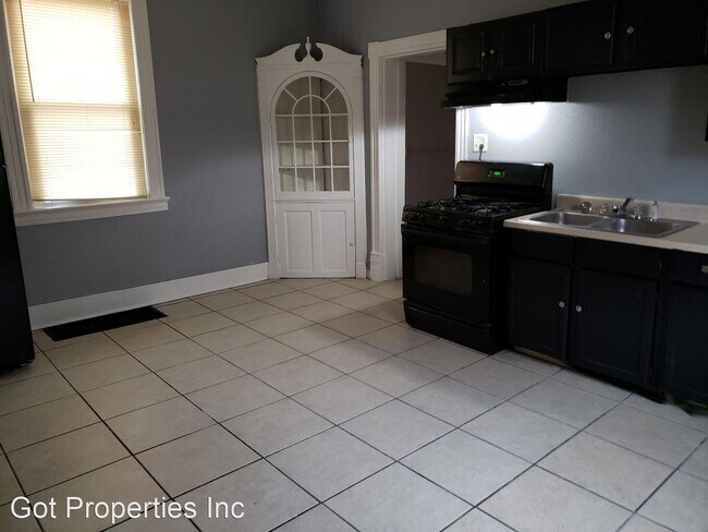Building Photo - 2 br, 1 bath House - 5714 Helen Avenue