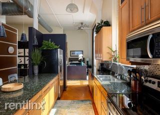 Building Photo - 1 br, 1 bath Condo - 309 E Market St Unit 204