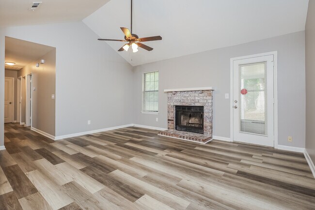 Foto del edificio - 108 Edythe Ct