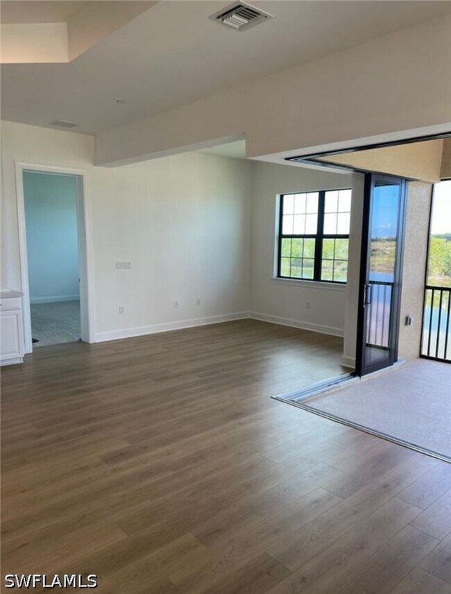 Foto del edificio - 15257 Zeno Wy