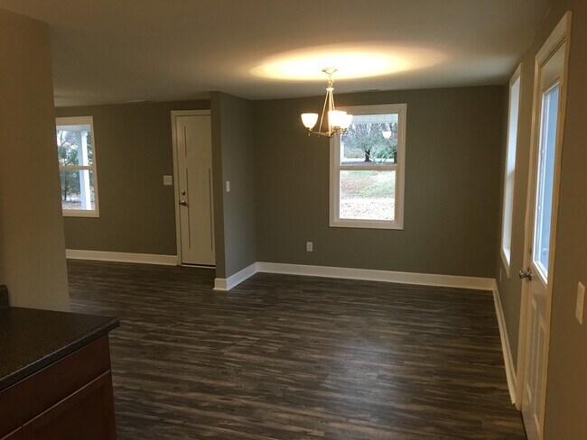 Building Photo - 515 County Road 1224