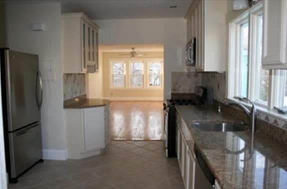 Building Photo - 219 Forest St