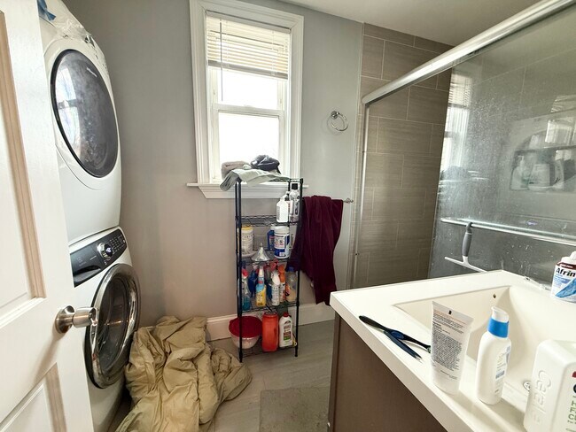 Building Photo - 12 Bickford Ave