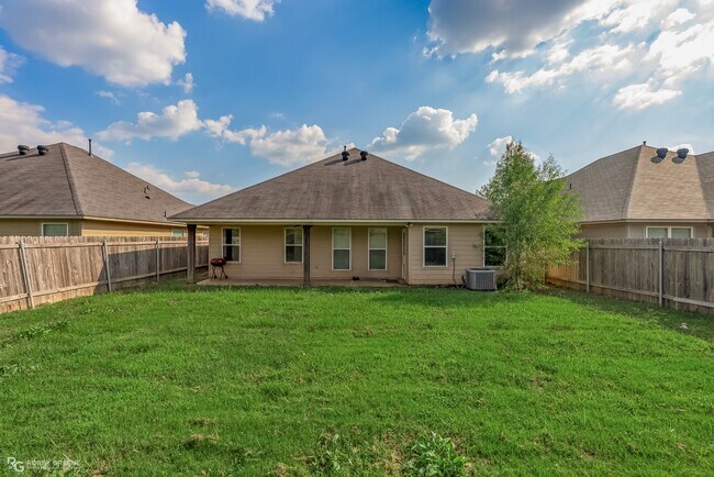 Foto del edificio - 1702 Avondale Ct