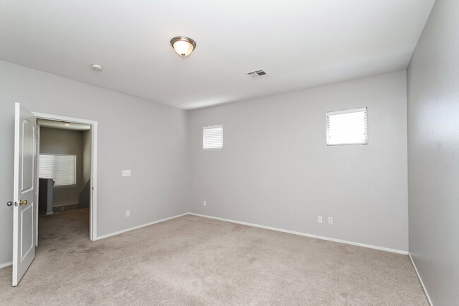 Building Photo - 3525 Simmering Sun Ct