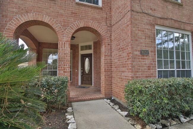 Building Photo - 16207 Waiting Spring Cir