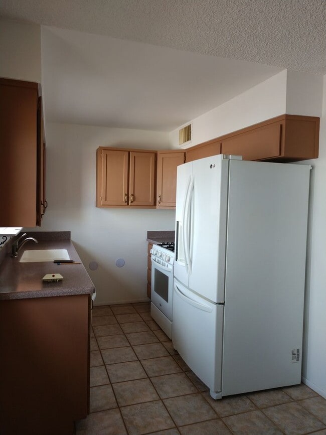 Building Photo - Cozy Holbrook Home
