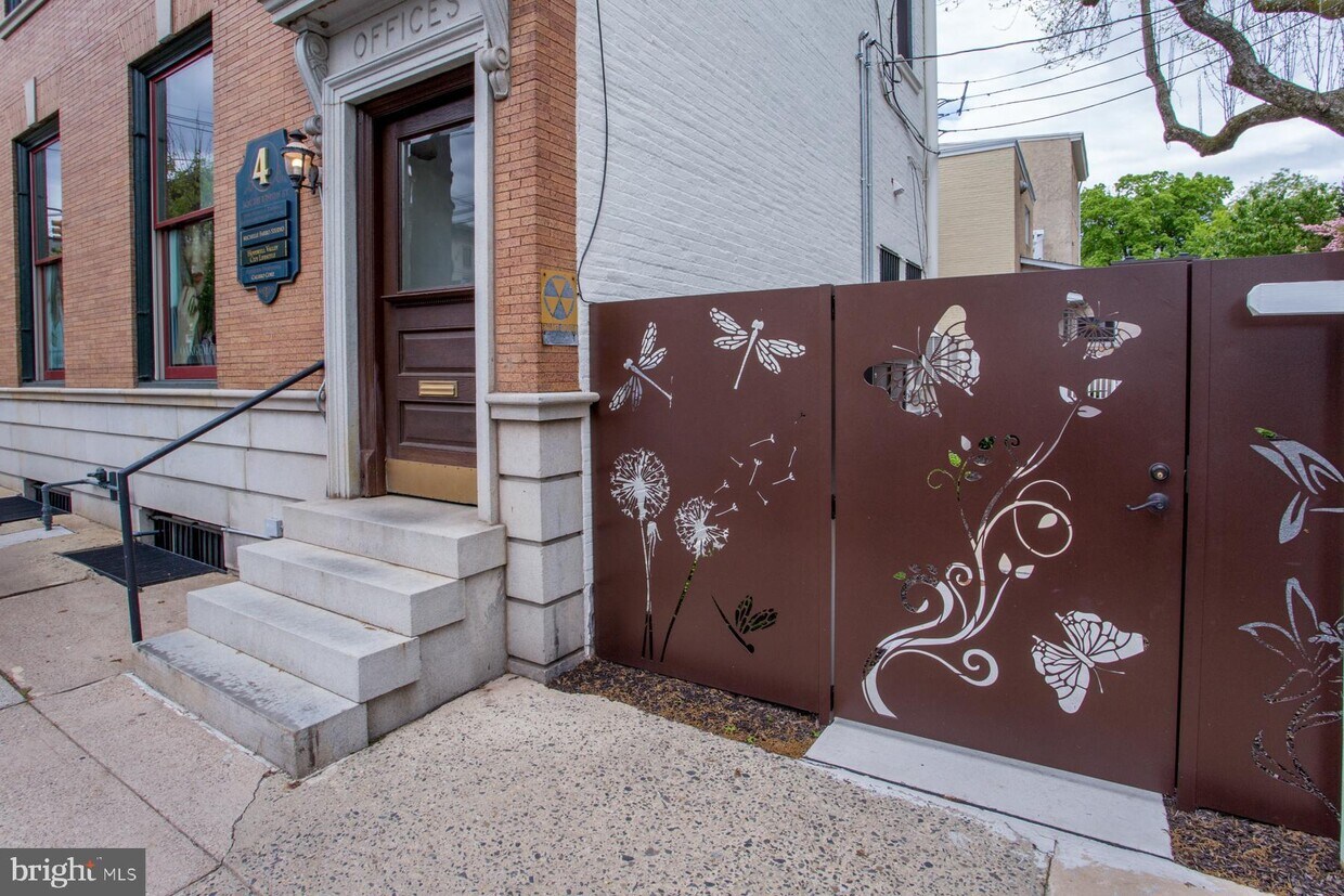 Primary Photo - 41 Bridge St