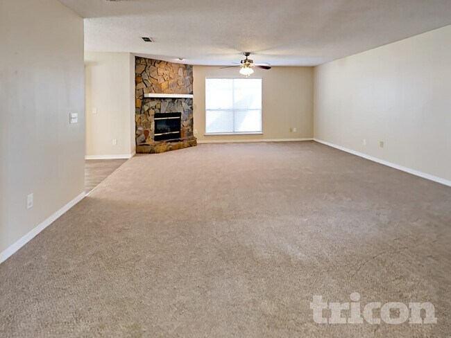 Building Photo - 6747 Long Meadow Cir S