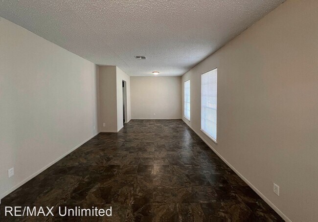 Building Photo - 3 br, 2 bath House - 6802 Laguna Verde
