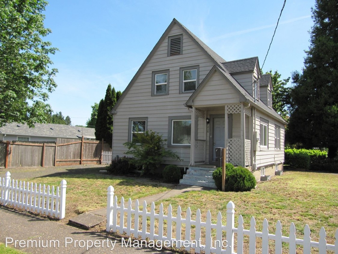 Primary Photo - 226 McNary Ave NW