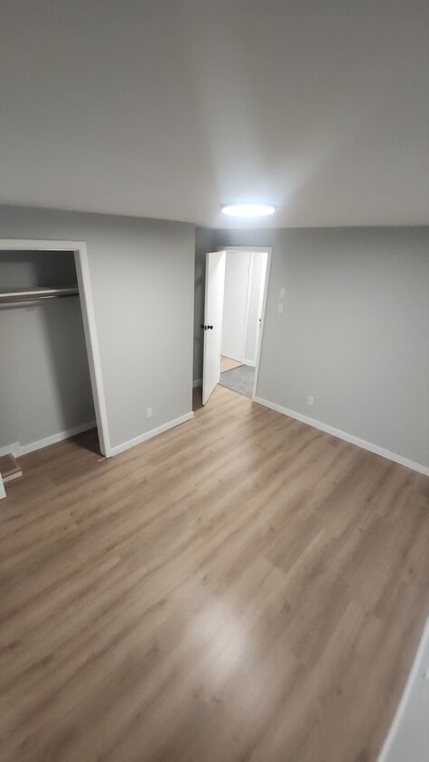 Building Photo - 39 Elm St