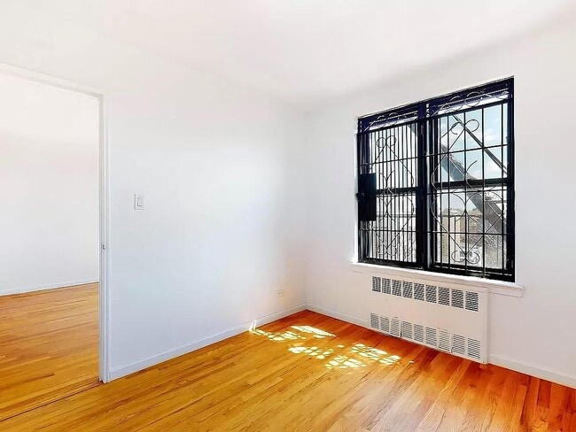 Building Photo - 2640 Marion Ave