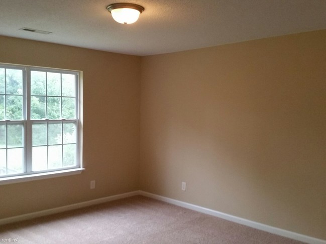 Building Photo - 4818 Chapel Ridge Dr