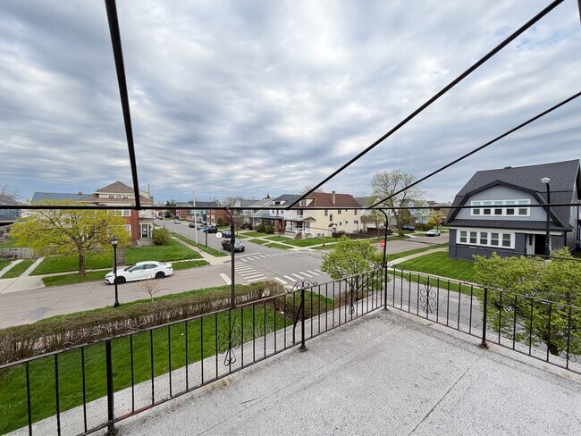 Building Photo - 144 Lovering Ave