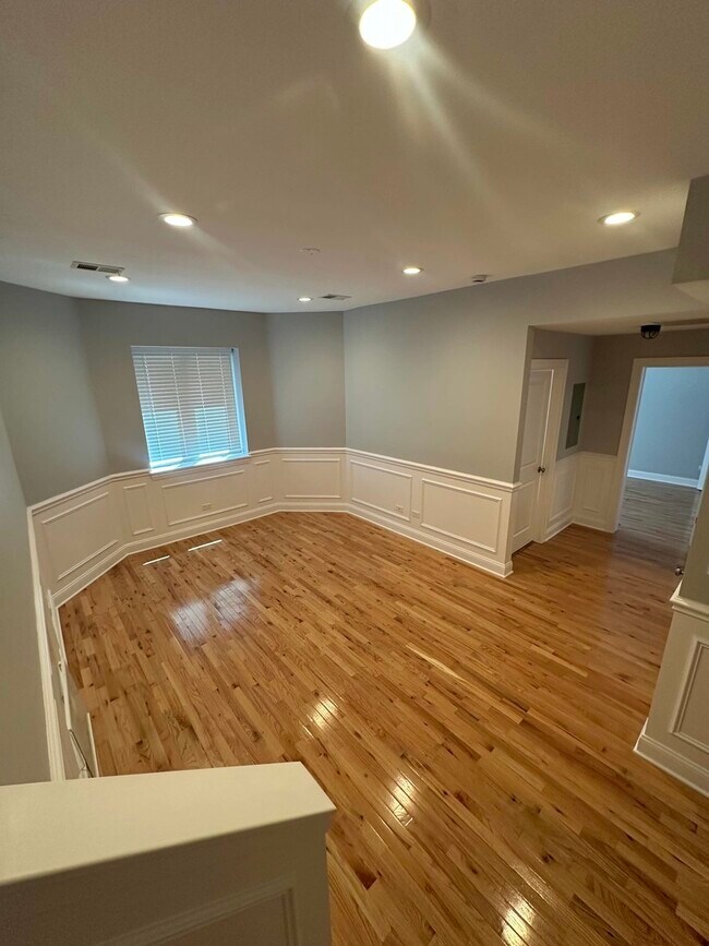 Foto del edificio - 6438 N Seeley Ave