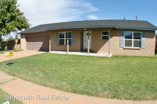 Primary Photo - 3 br, 3 bath House - 225 Sasser Dr.