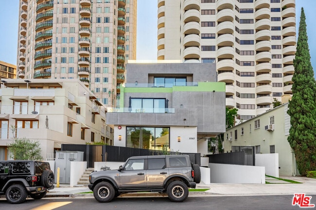 Foto del edificio - 10563 Ashton Ave