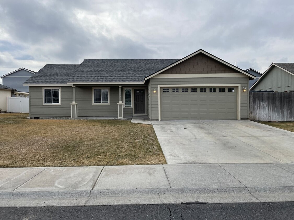 Primary Photo - House for Rent in Ephrata!!