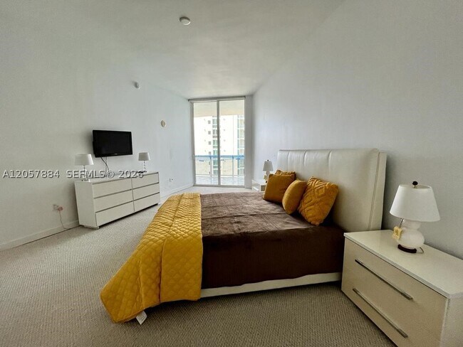 Foto del edificio - 16001 Collins Ave